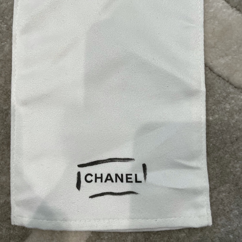 authentic Chanel Bag wipe